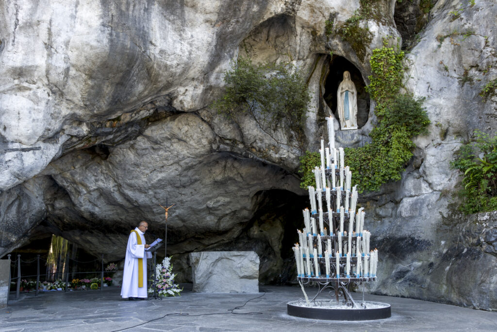 Lourdes United; praying together for peace - Sanctuaire Notre-Dame de ...