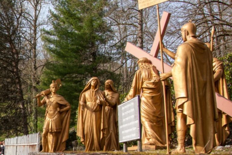 Jésus rencontre sa mère au calvaire