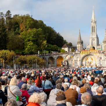 Die Rosenkranz-Wallfahrt in Lourdes