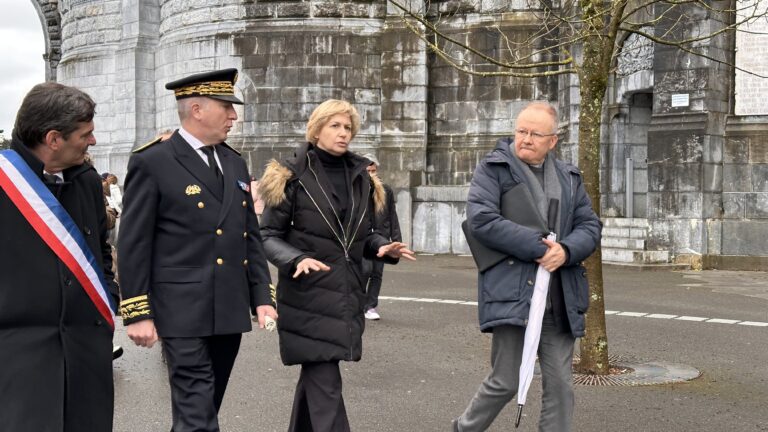 Visite de Nathalie Delattre, ministre déléguée au Tourisme, au Sanctuaire Notre-Dame de Lourdes